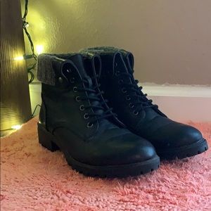 Wet Seal Size 10 Cozy Booties